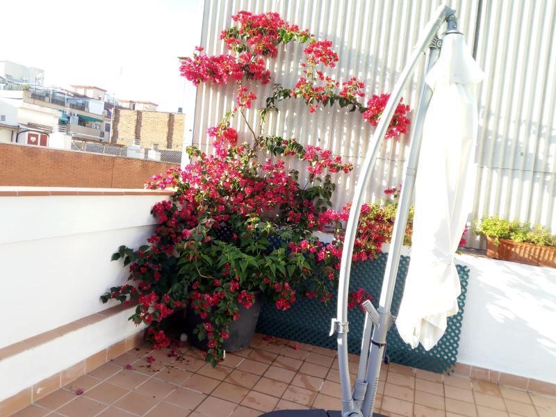 Castel Apartments لوسبيتاليت دي يوبريغات المظهر الخارجي الصورة