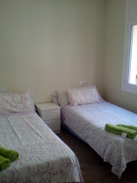 Castel Apartments لوسبيتاليت دي يوبريغات المظهر الخارجي الصورة