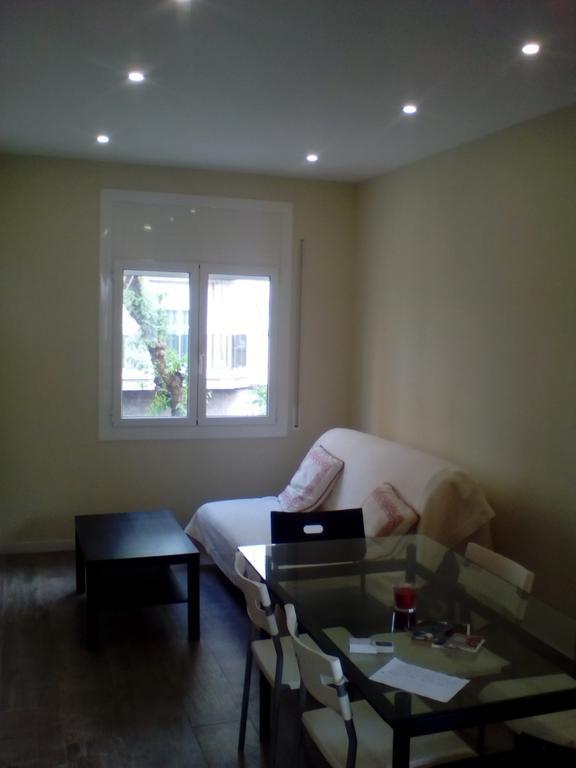 Castel Apartments لوسبيتاليت دي يوبريغات المظهر الخارجي الصورة